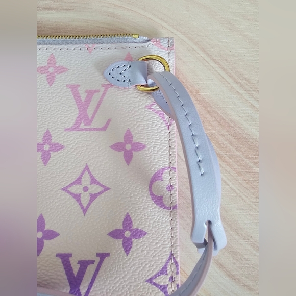 Louis Vuitton Spring In The City Neverfull Pochette Sunrise Pastel Wristlet - Picture 4 of 9